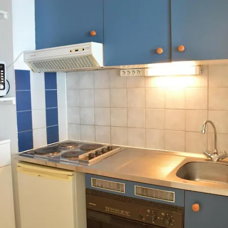 Apartment Pour 4 Avec Terrasse, Pres De Port - Fr-1-226a-249 *